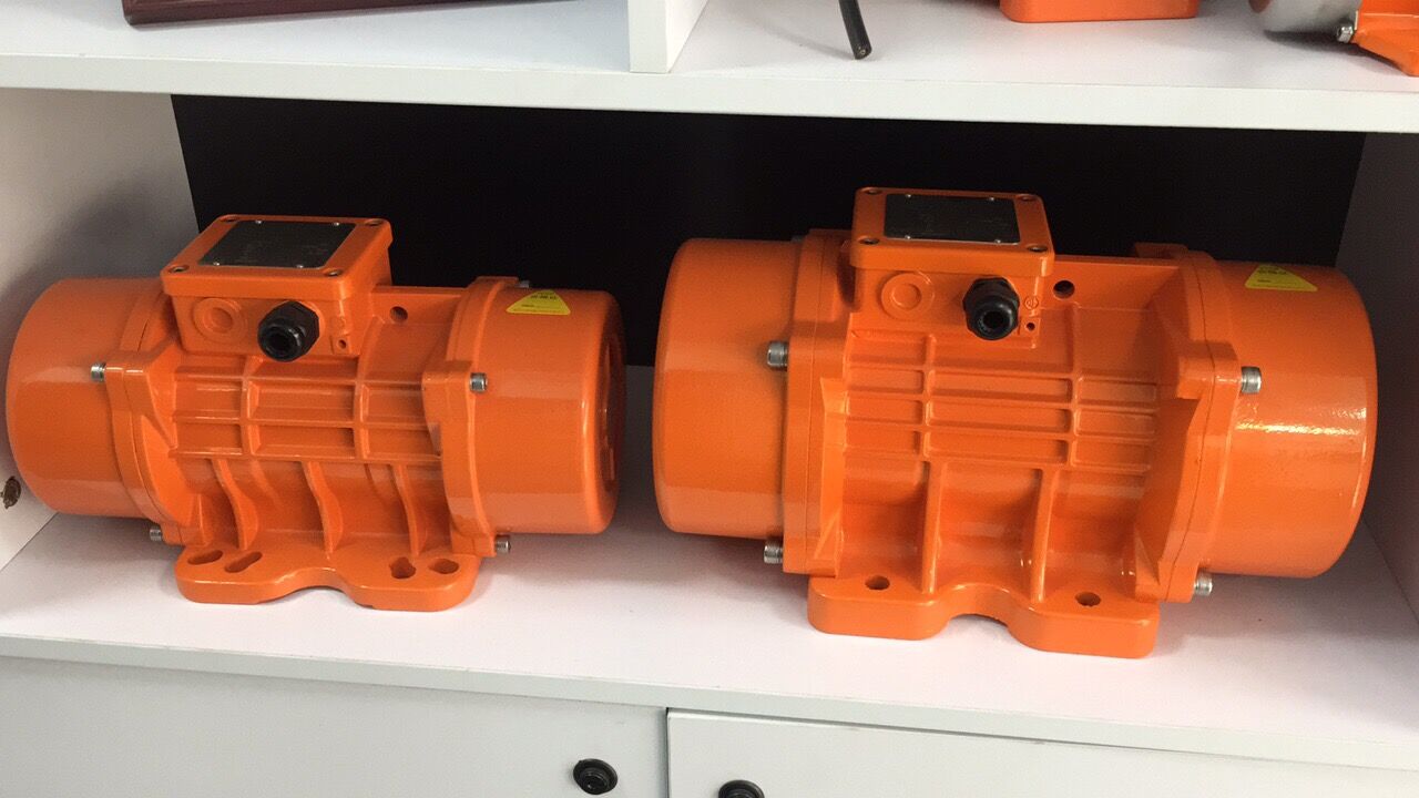 300/3振動(dòng)電機(jī) 300/3振動(dòng)電機(jī)